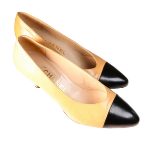 CHANEL Vintage Classic Two Tone Cap Toe Pump Shoes Size 36 (US5.5) Beige Black